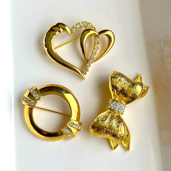 Vintage Avon Brooch Set - Picture 5 of 9